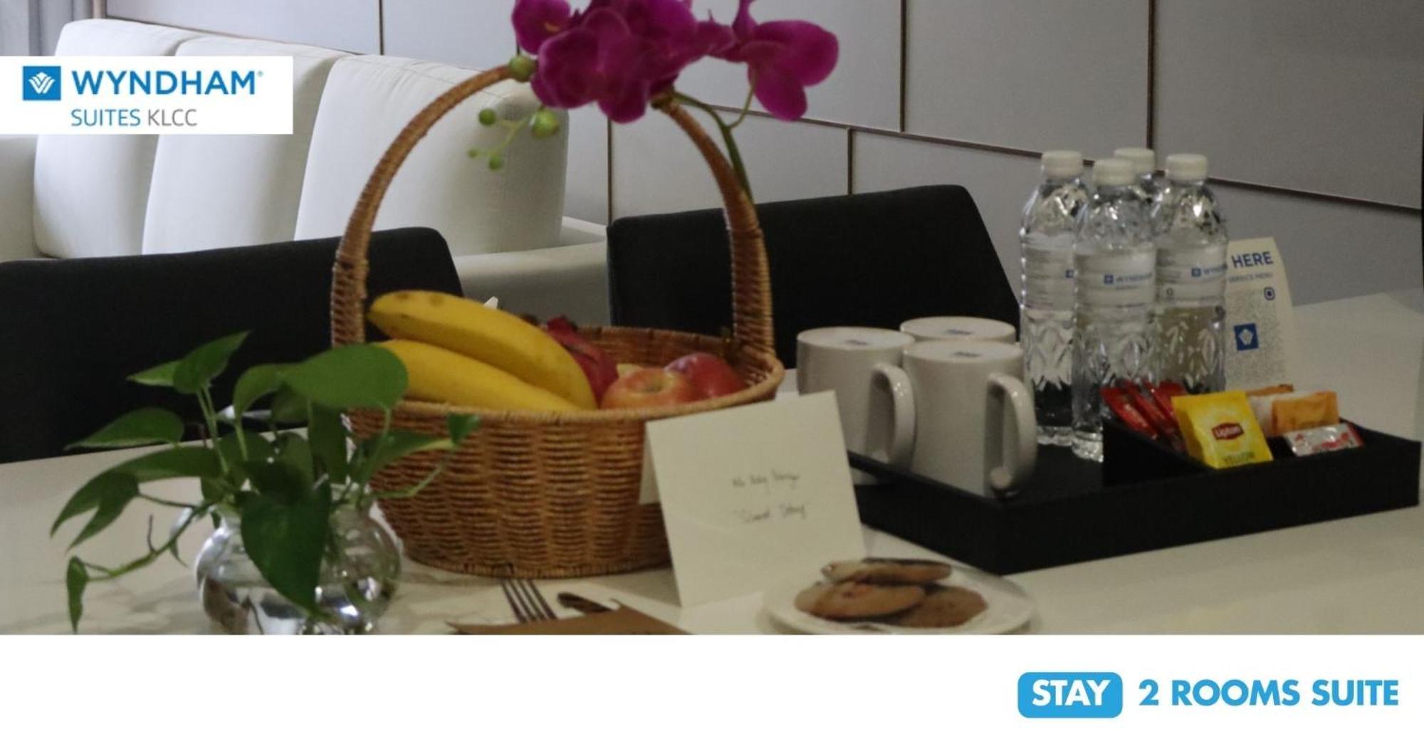 Wyndham Suites Klcc Kuala Lumpur Exterior foto A fruit basket