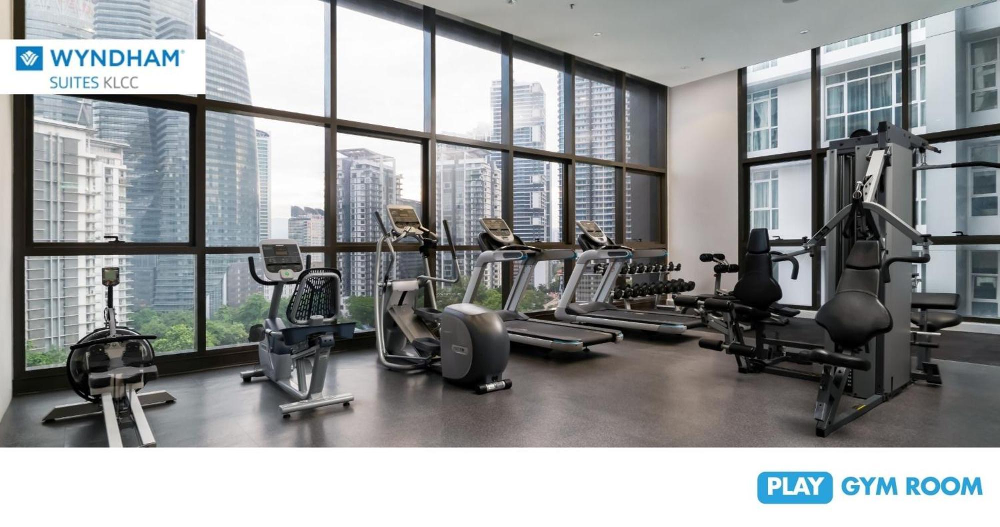 Wyndham Suites Klcc Kuala Lumpur Exterior foto The gym at the 10th floor
