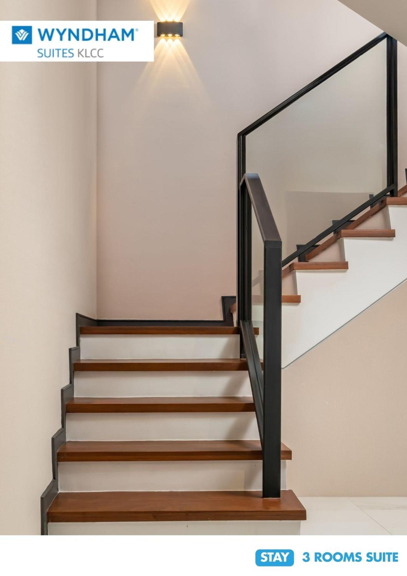 Wyndham Suites Klcc Kuala Lumpur Exterior foto A staircase with a handrail
